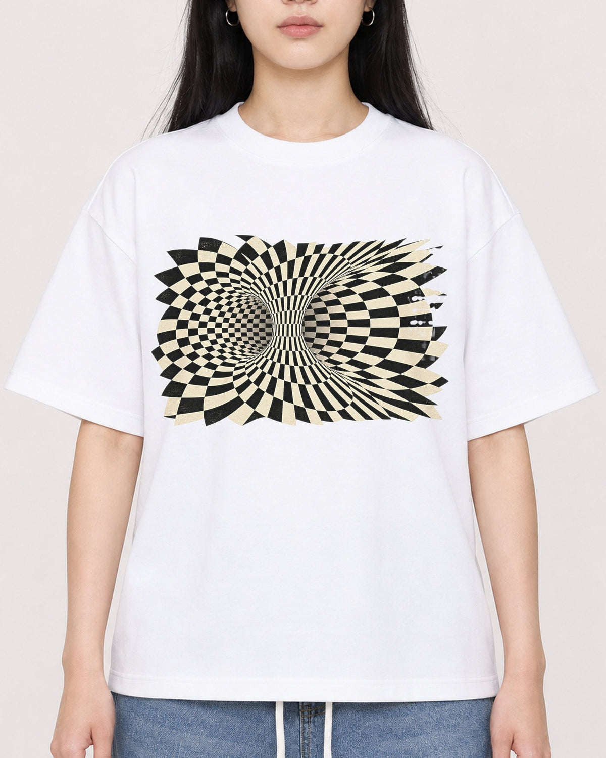 Mockup Boxy Heavyweight Tee White female close-up 01