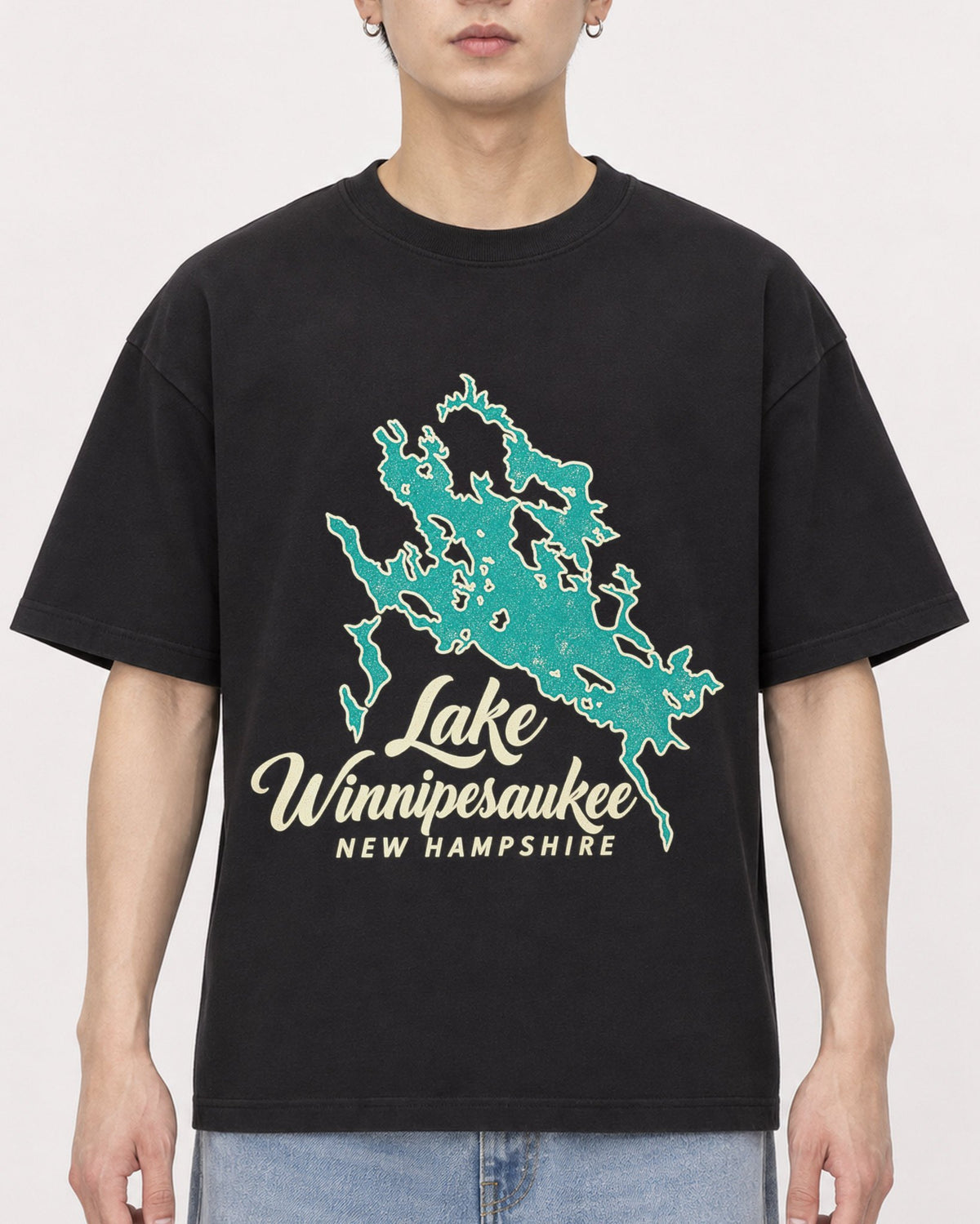 Mockup Boxy Heavyweight Tee Black male close-up 01