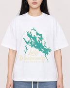 Mockup Boxy Heavyweight Tee White female close-up 01