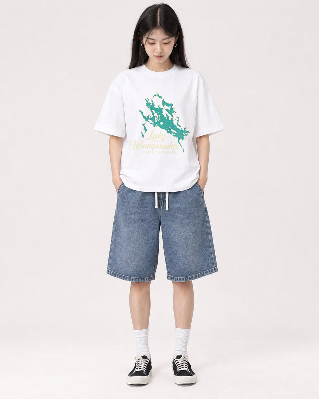 Mockup Boxy Heavyweight Tee White female full-body 01