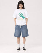 Mockup Boxy Heavyweight Tee White female full-body 01
