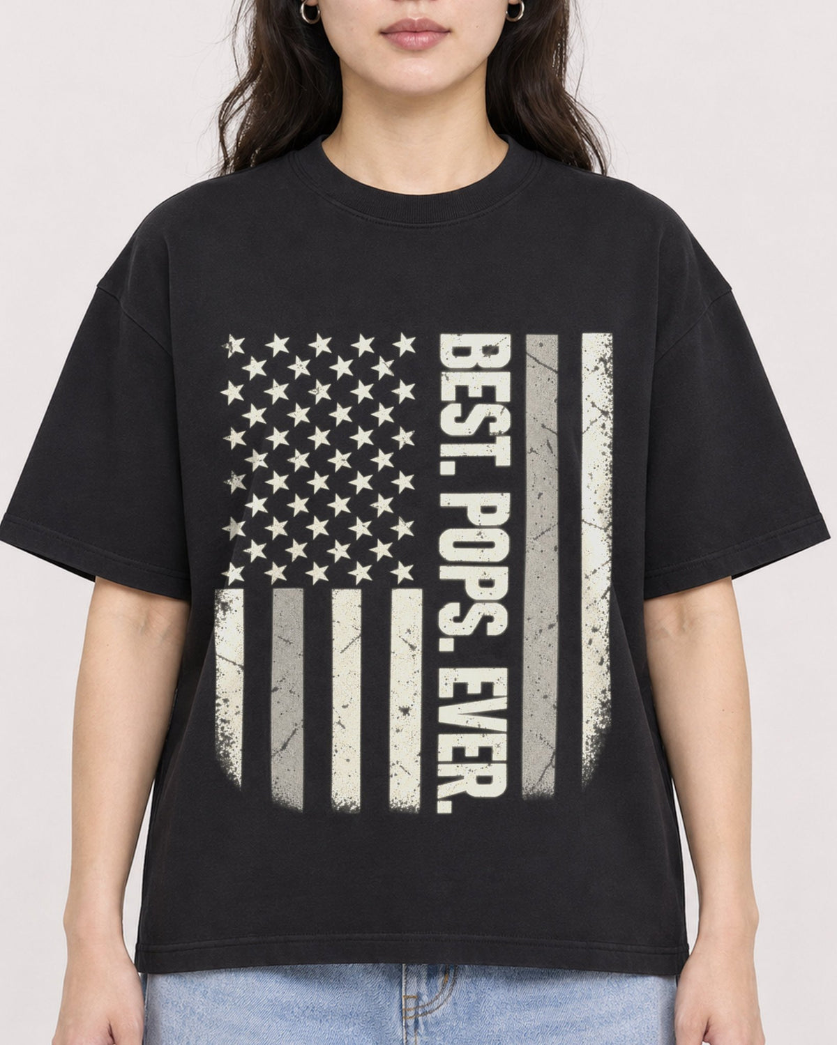 Mockup Boxy Heavyweight Tee Black female close-up 03