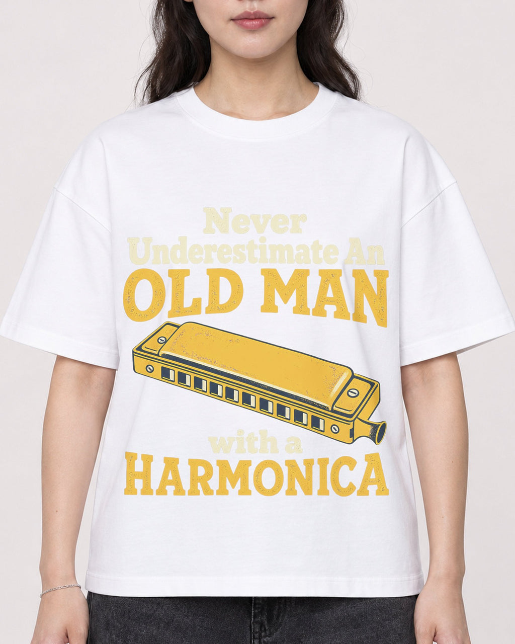 Mockup Boxy Heavyweight Tee White female close-up 03