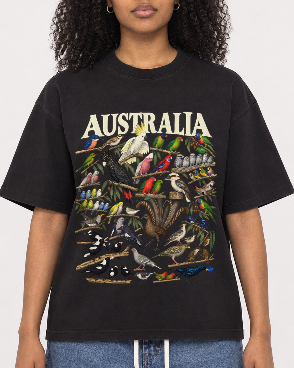 Mockup Boxy Heavyweight Tee Black female close-up 05