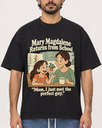 Mockup Boxy Heavyweight Tee Black male close-up 47