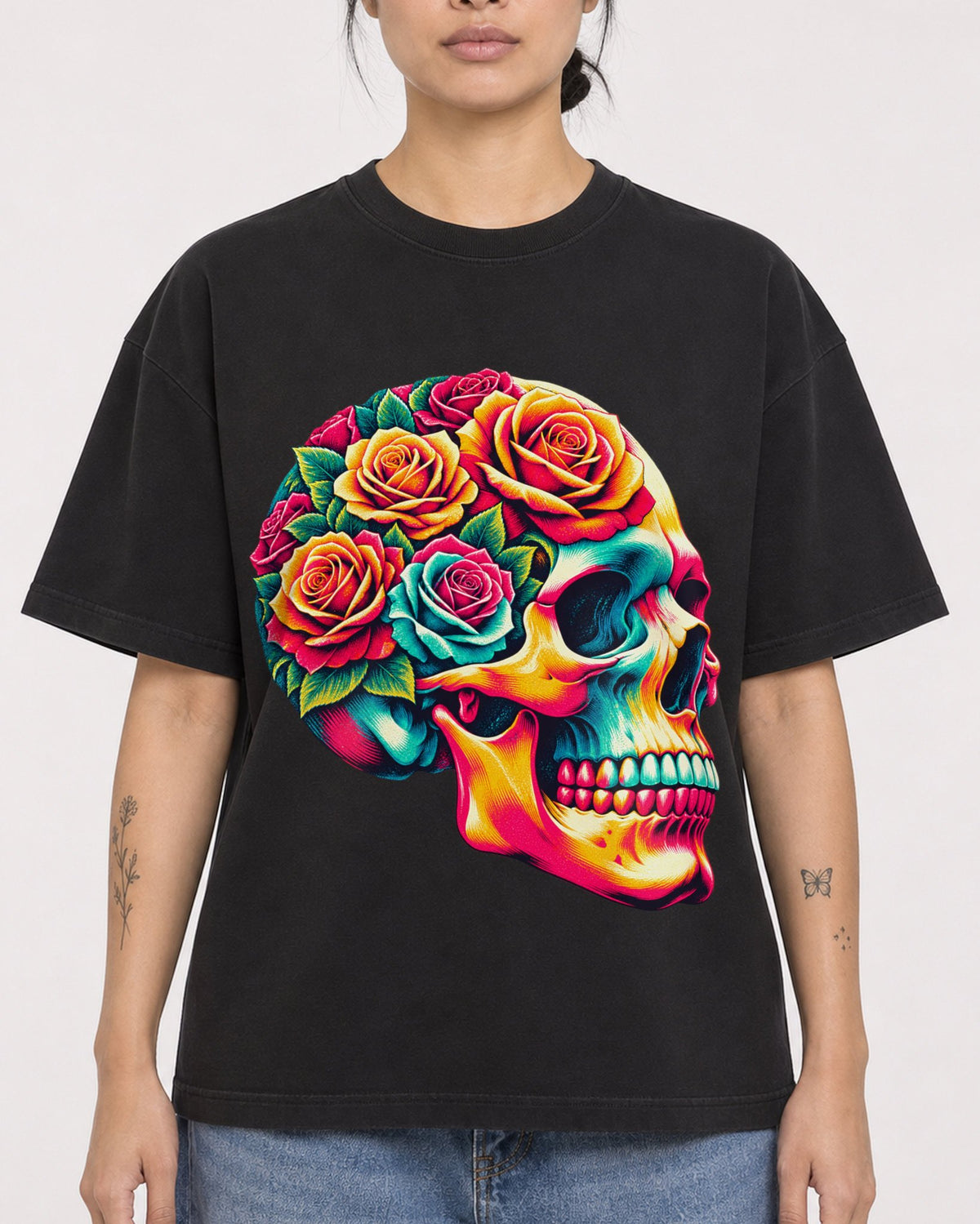 Mockup Boxy Heavyweight Tee Black female close-up 12