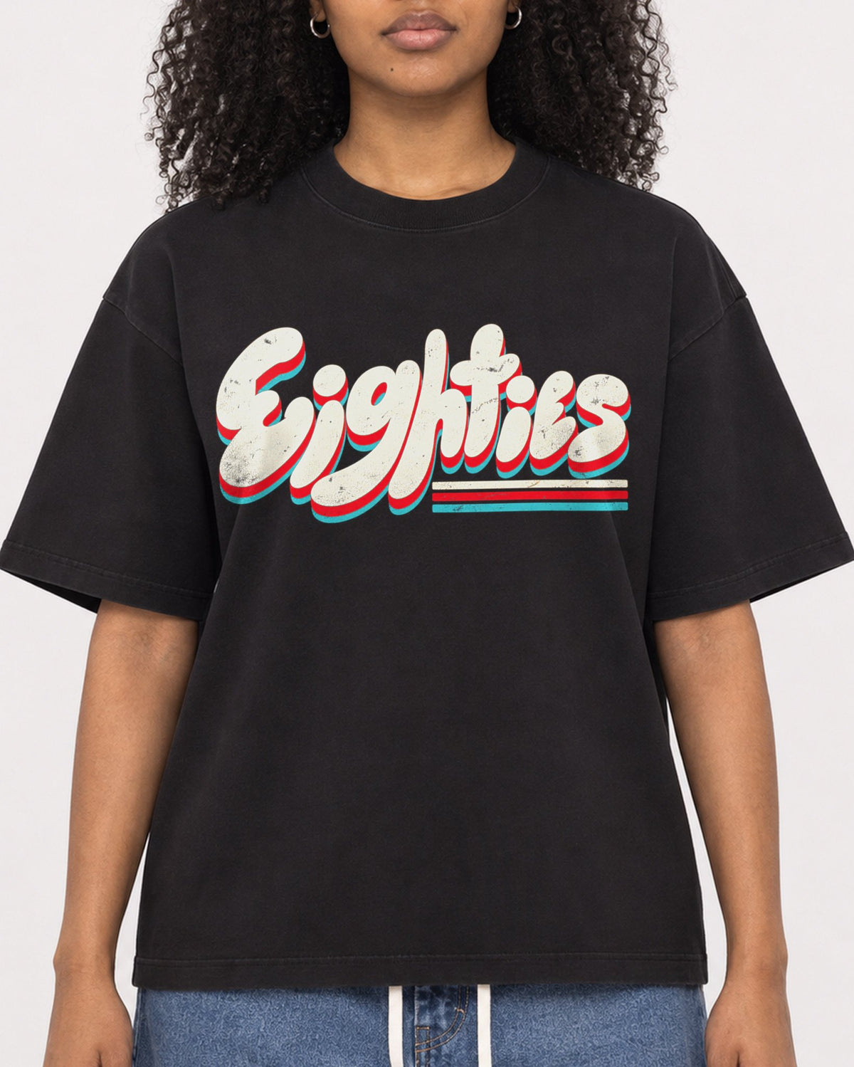 Mockup Boxy Heavyweight Tee Black female close-up 05