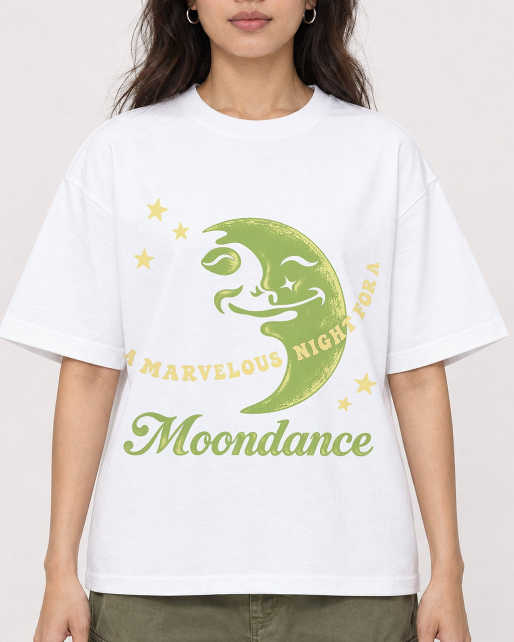 Mockup Boxy Heavyweight Tee White female close-up 02