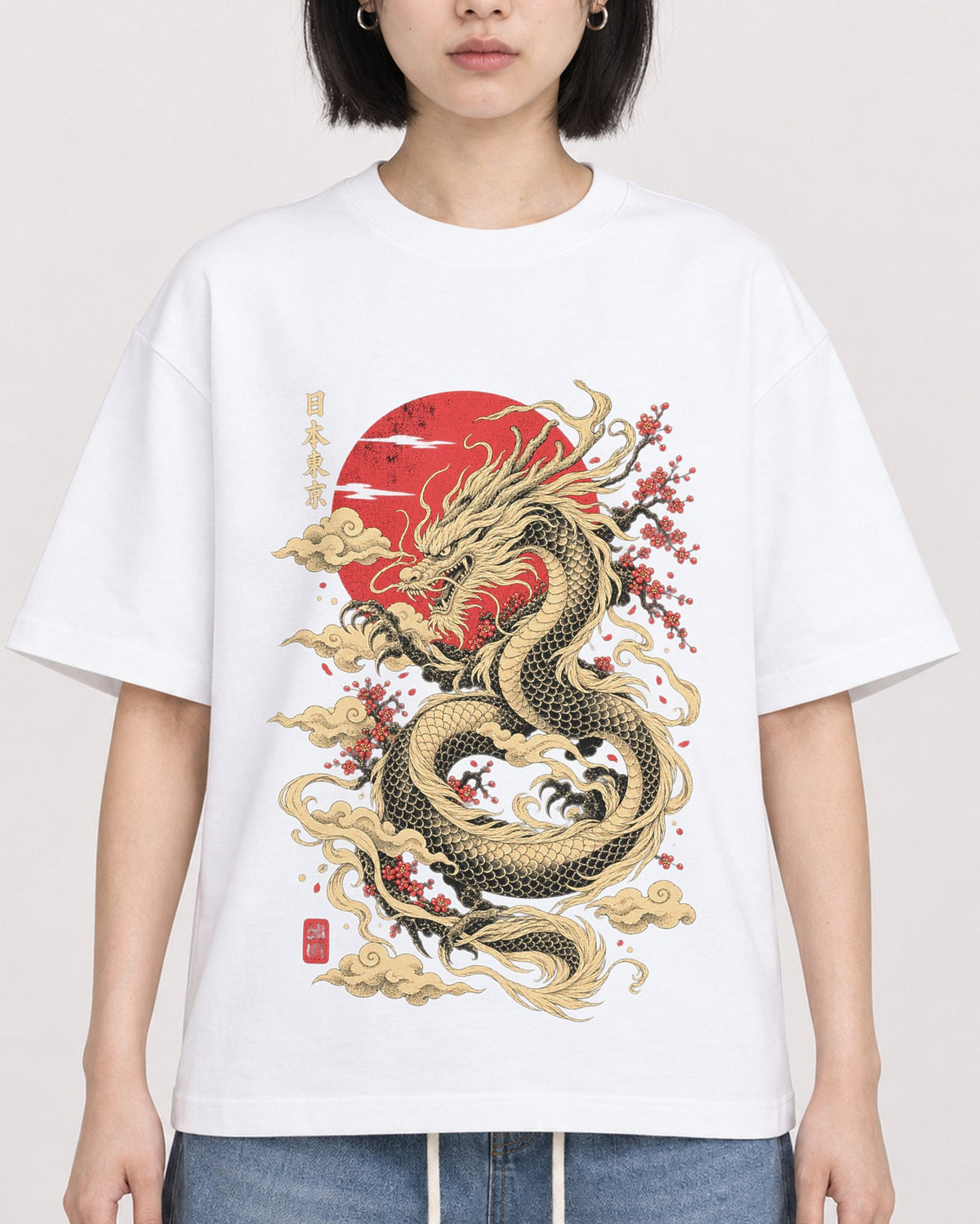 Mockup Boxy Heavyweight Tee White female close-up 11