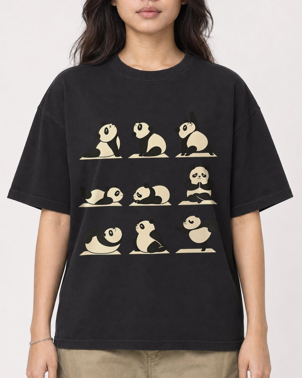 Mockup Boxy Heavyweight Tee Black female close-up 02