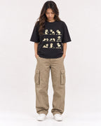 Mockup Boxy Heavyweight Tee Black female full-body 02