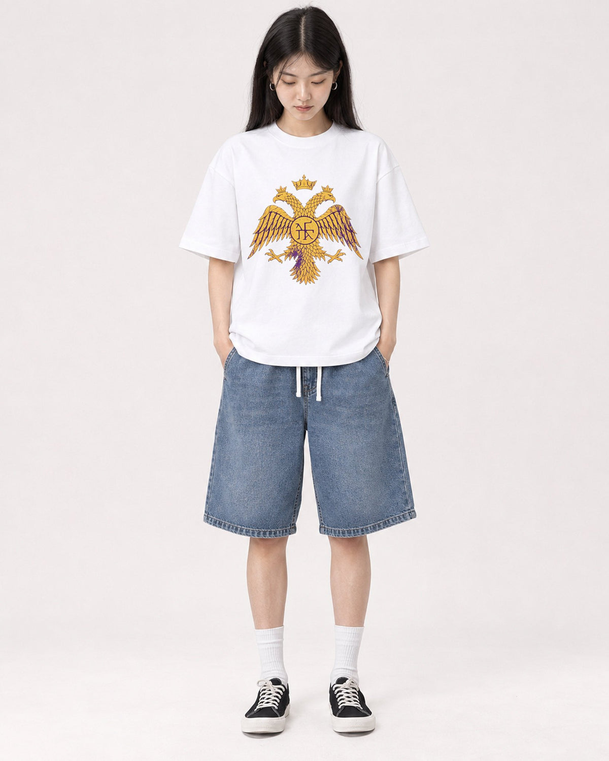 Mockup Boxy Heavyweight Tee White female full-body 01