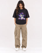 Mockup Boxy Heavyweight Tee Black female full-body 02