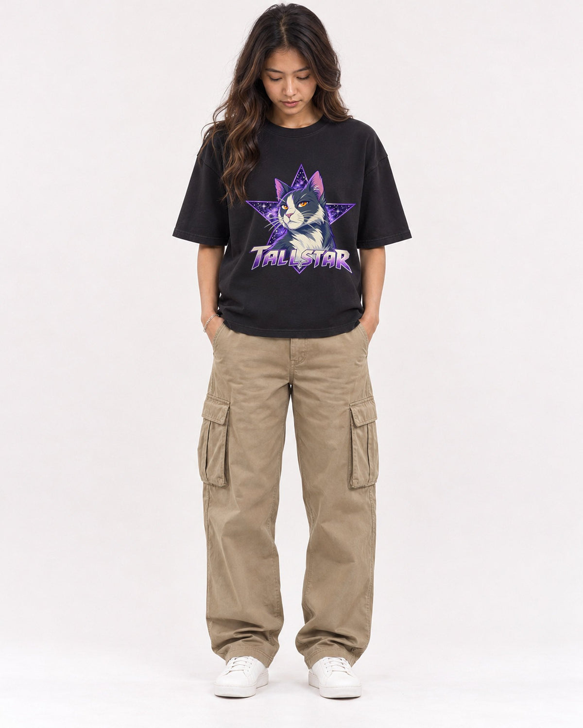 Mockup Boxy Heavyweight Tee Black female full-body 02