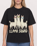 Mockup Boxy Heavyweight Tee Black female close-up 08