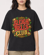 Mockup Boxy Heavyweight Tee Black female close-up 02