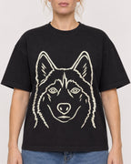 Mockup Boxy Heavyweight Tee Black female close-up 28