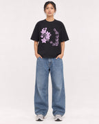 Mockup Boxy Heavyweight Tee Black female full-body 12