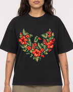 Mockup Boxy Heavyweight Tee Black female close-up 06