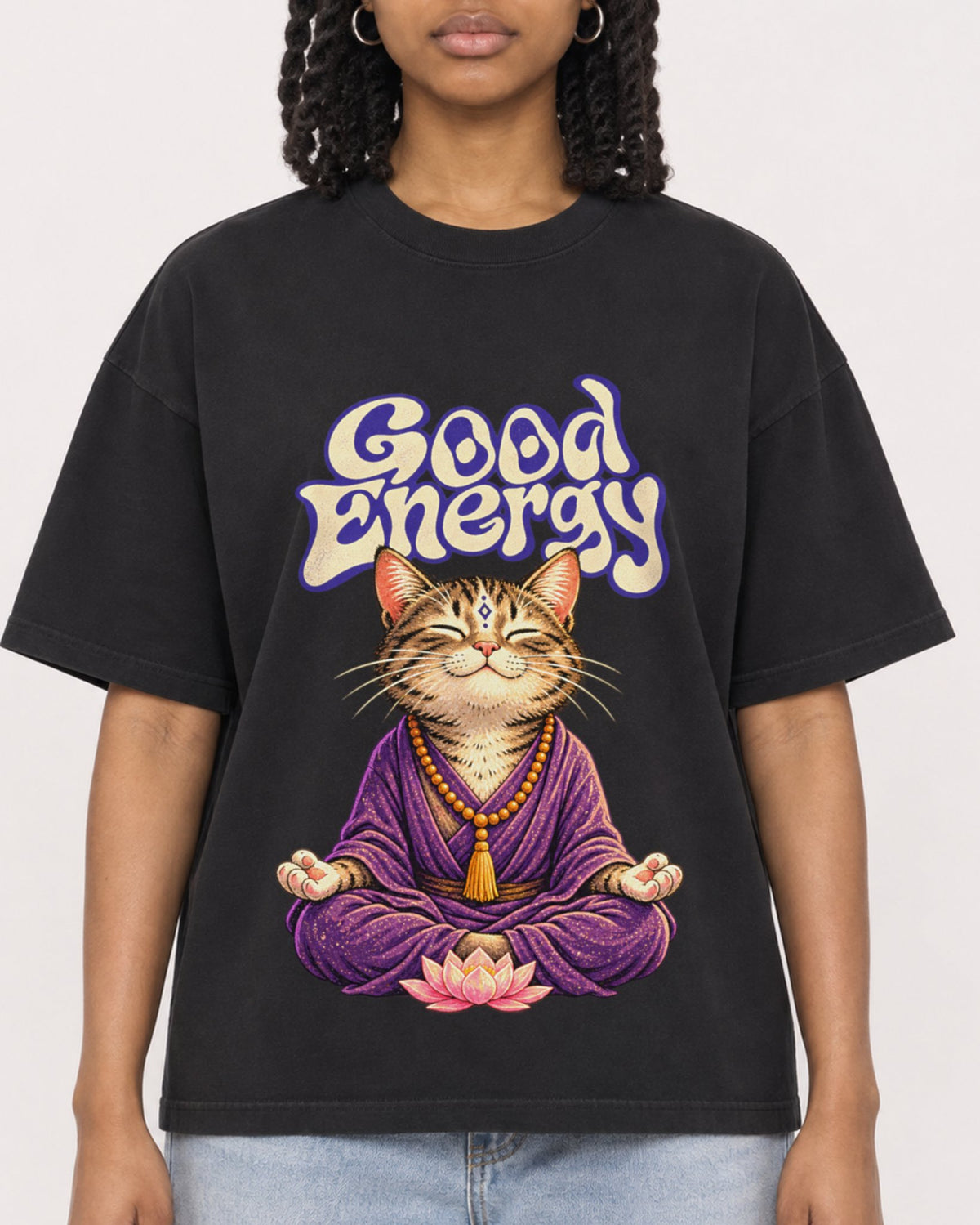 Mockup Boxy Heavyweight Tee Black female close-up 15