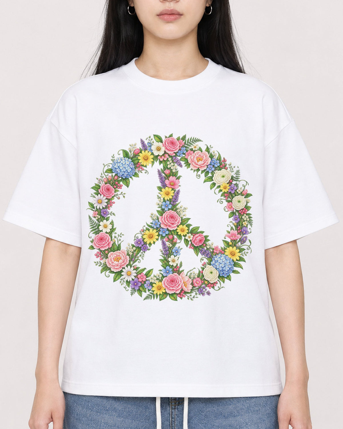 Mockup Boxy Heavyweight Tee White female close-up 01