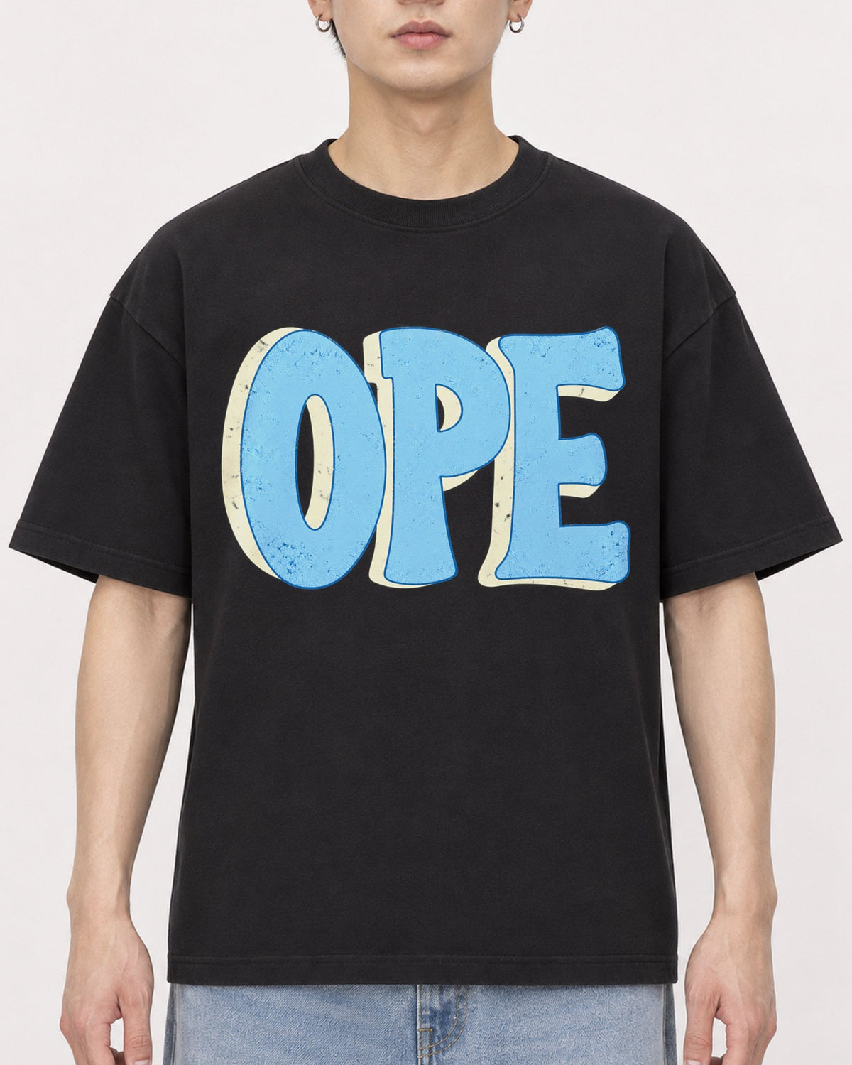 Mockup Boxy Heavyweight Tee Black male close-up 01
