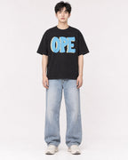 Mockup Boxy Heavyweight Tee Black male full-body 01