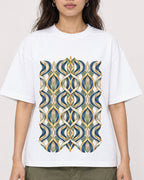 Mockup Boxy Heavyweight Tee White female close-up 02