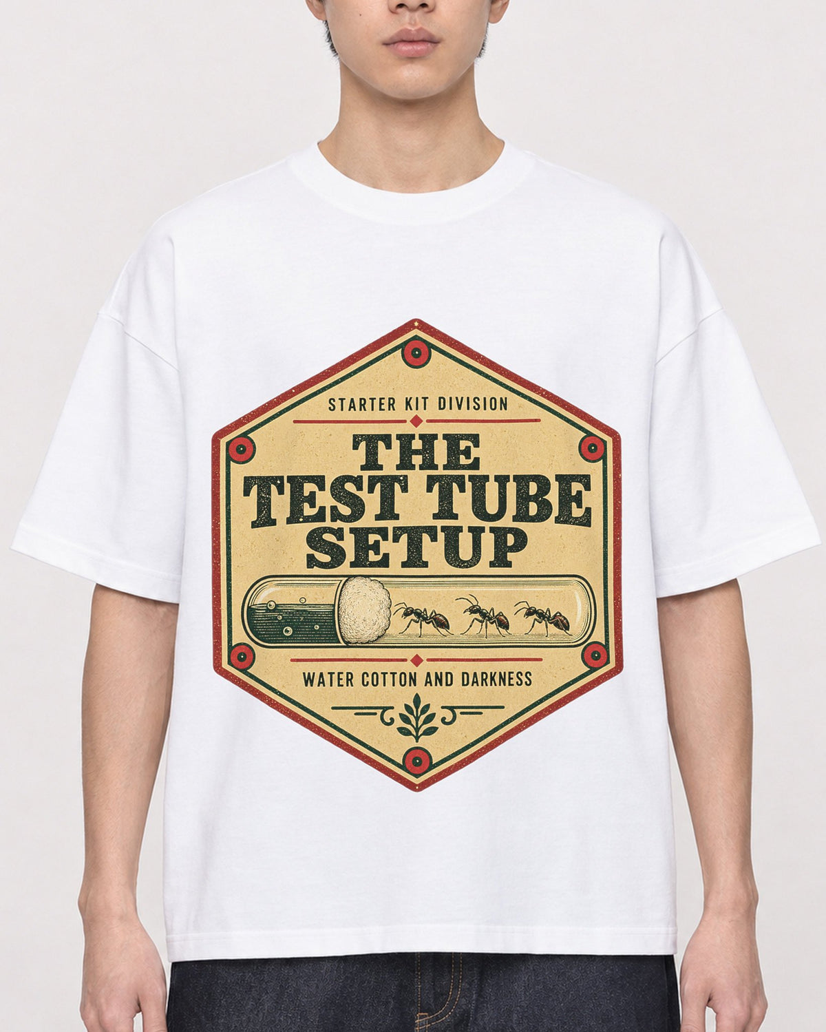 Mockup Boxy Heavyweight Tee White male close-up 01