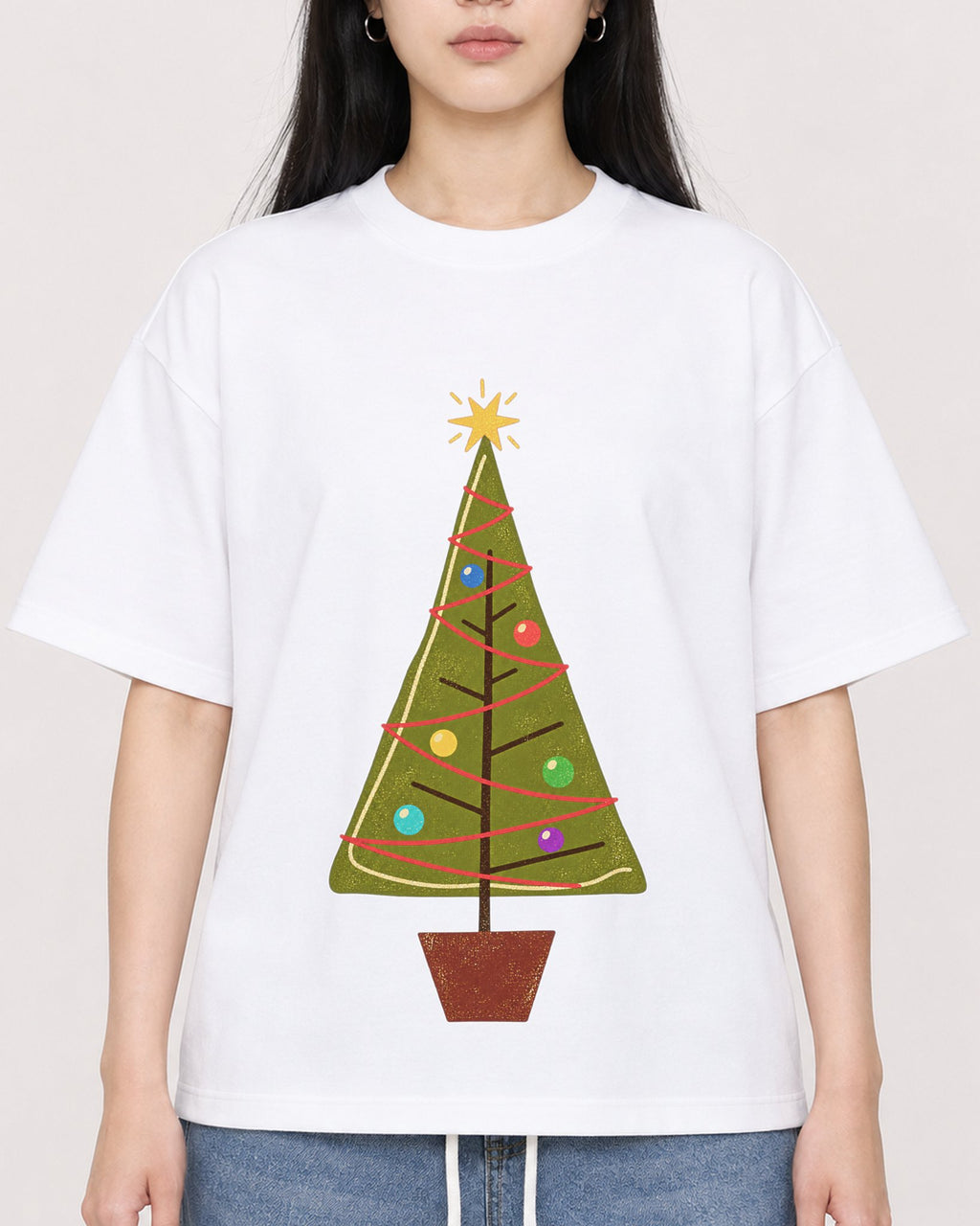 Mockup Boxy Heavyweight Tee White female close-up 01