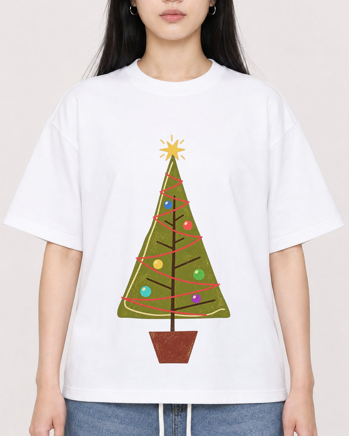 Mockup Boxy Heavyweight Tee White female close-up 01