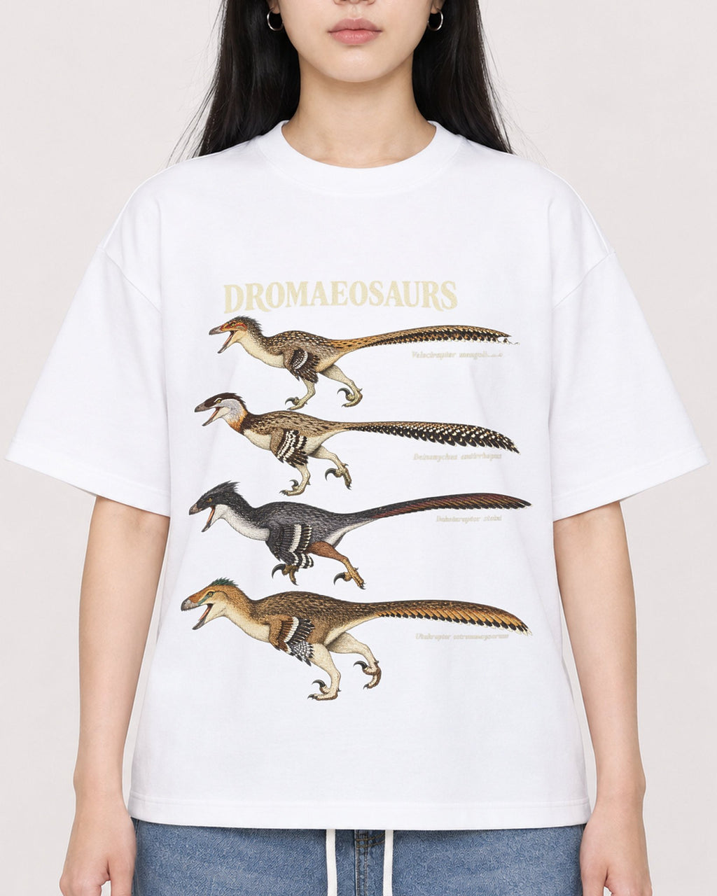 Mockup Boxy Heavyweight Tee White female close-up 01