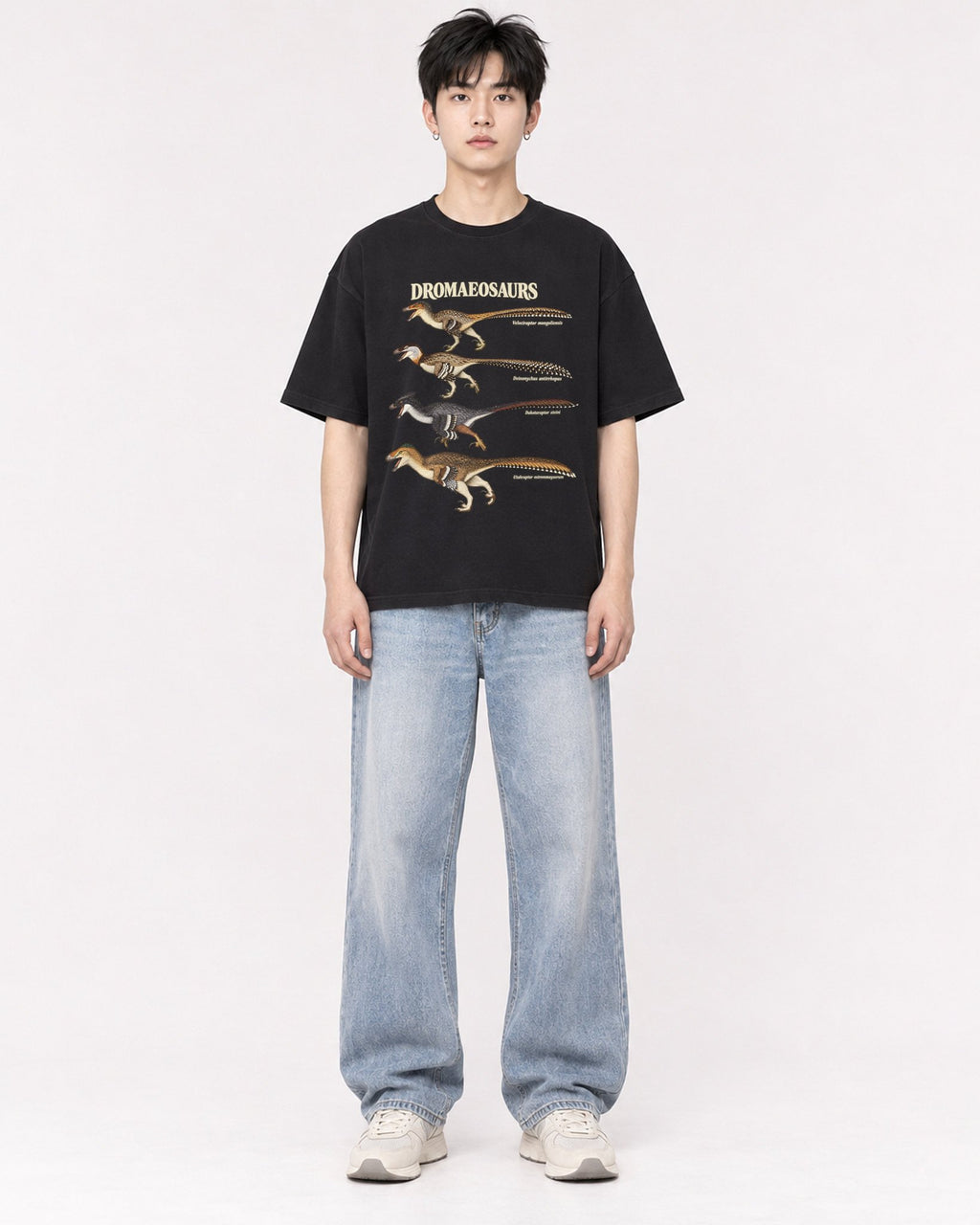 Mockup Boxy Heavyweight Tee Black male full-body 01