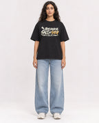 Mockup Boxy Heavyweight Tee Black female full-body 07