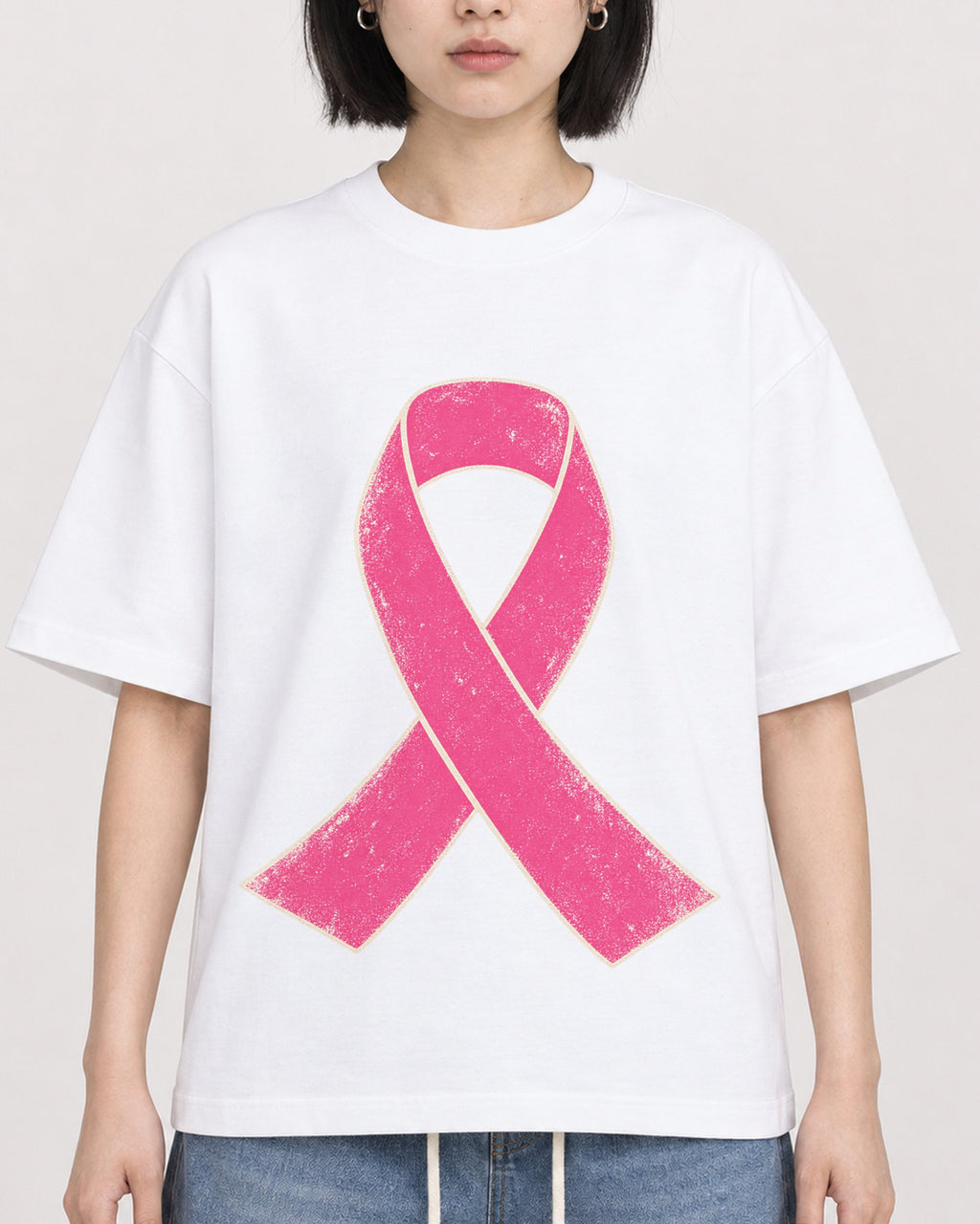 Mockup Boxy Heavyweight Tee White female close-up 11