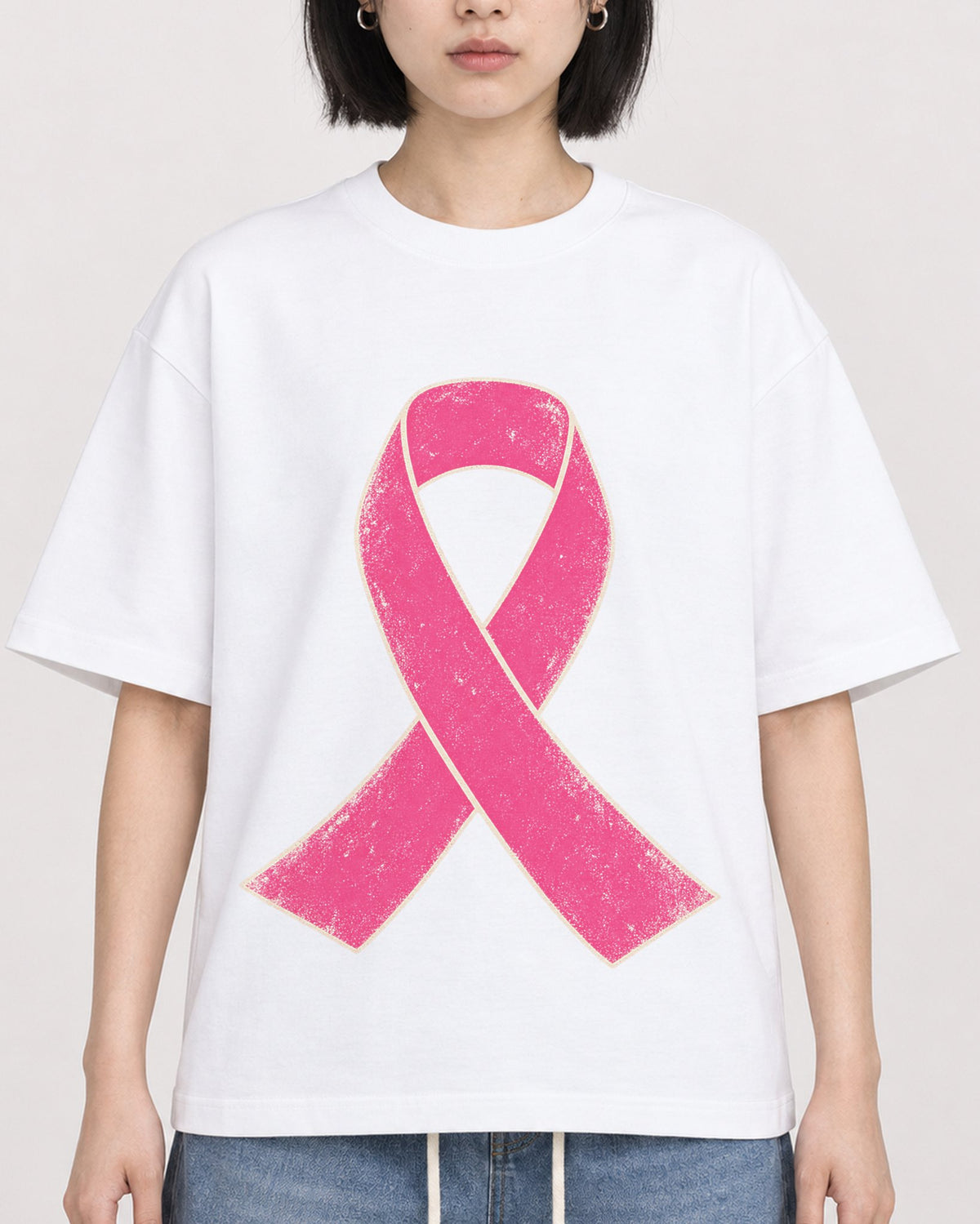 Mockup Boxy Heavyweight Tee White female close-up 11