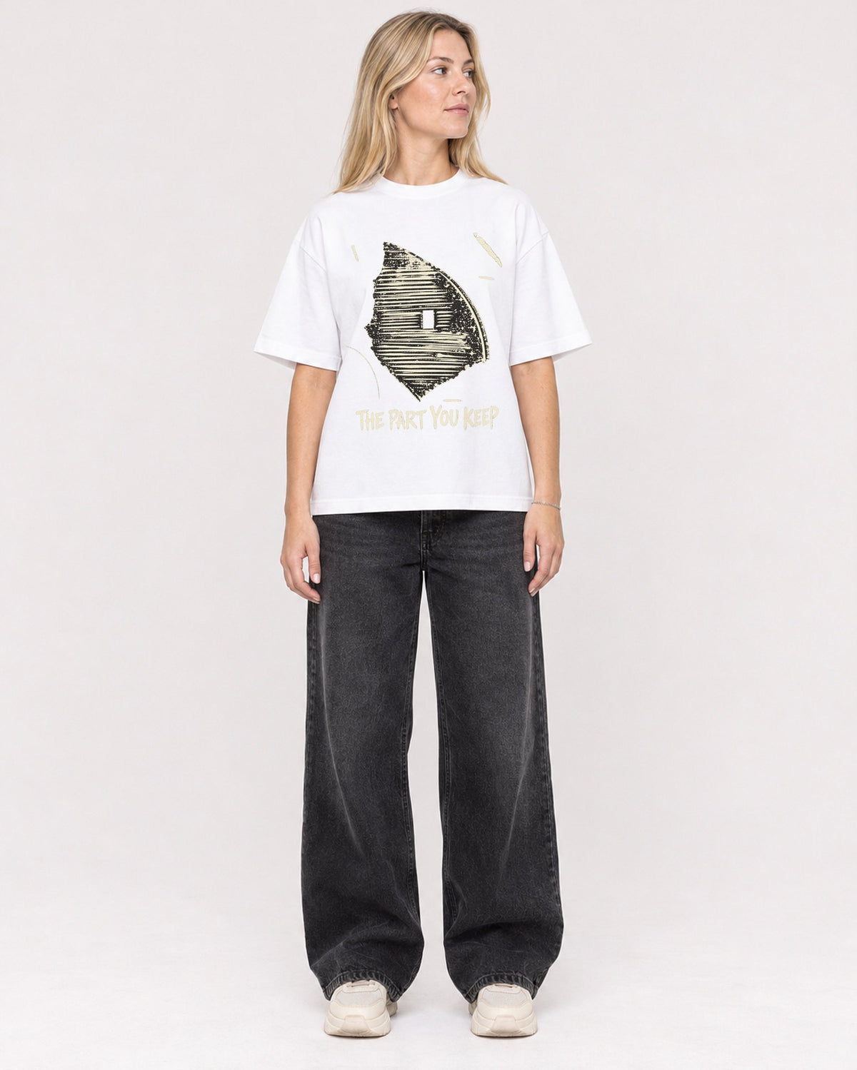 Mockup Boxy Heavyweight Tee White female full-body 08