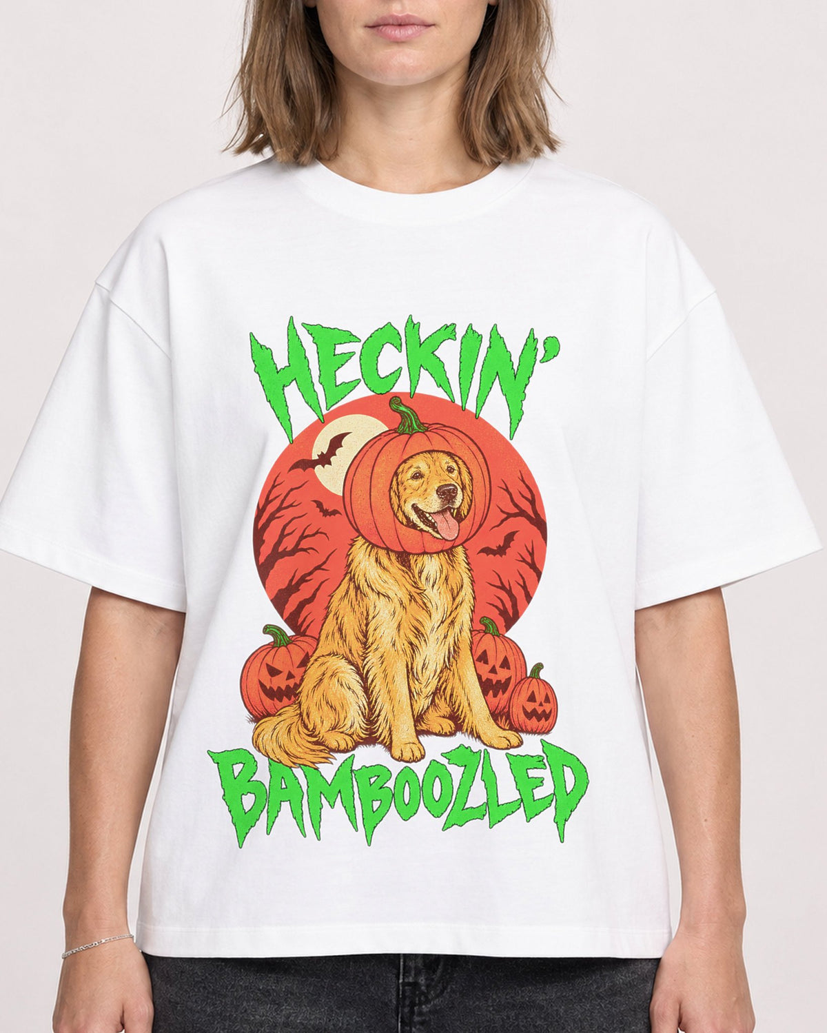 Mockup Boxy Heavyweight Tee White female close-up 38