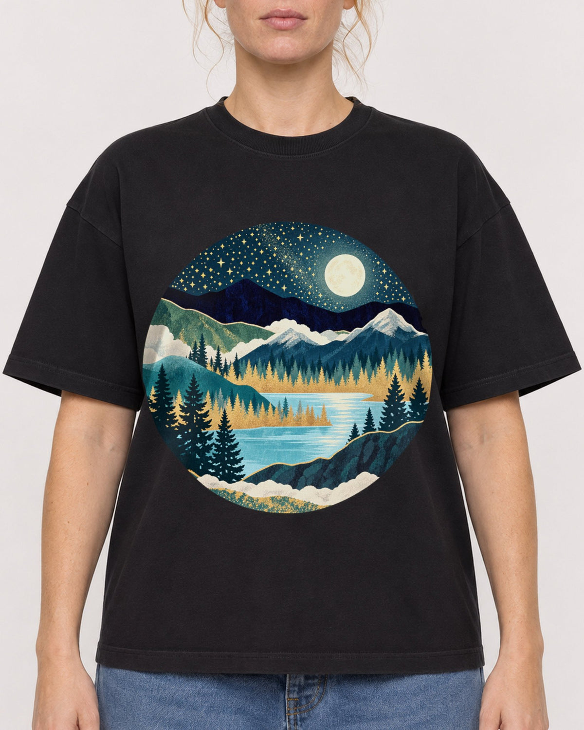 Mockup Boxy Heavyweight Tee Black female close-up 28