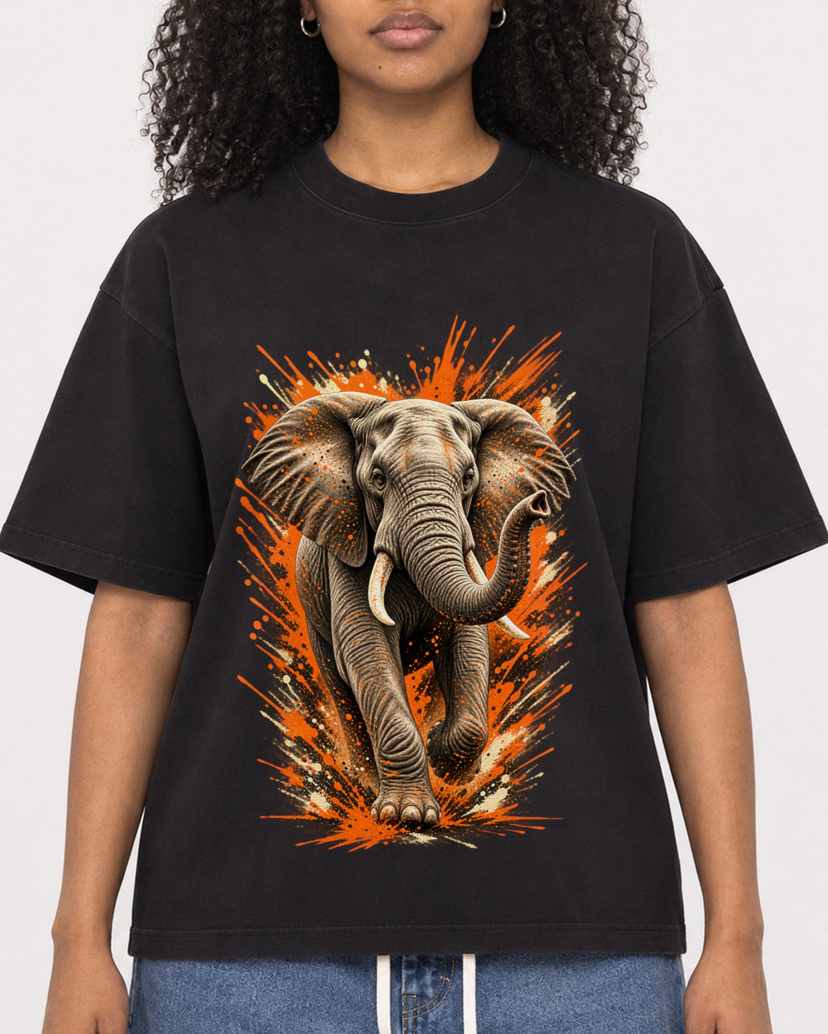 Mockup Boxy Heavyweight Tee Black female close-up 05