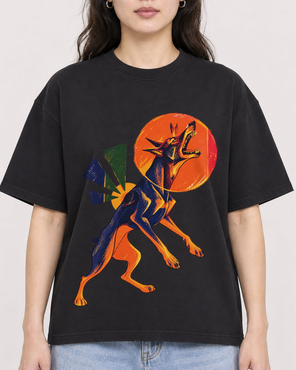 Mockup Boxy Heavyweight Tee Black female close-up 03