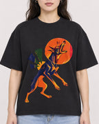 Mockup Boxy Heavyweight Tee Black female close-up 03