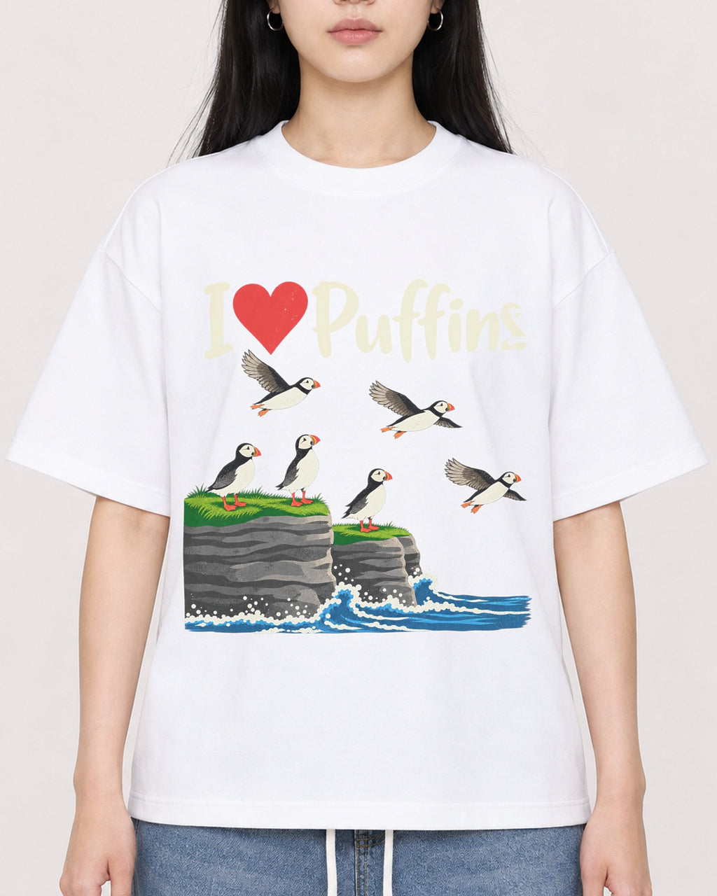 Mockup Boxy Heavyweight Tee White female close-up 01