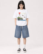 Mockup Boxy Heavyweight Tee White female full-body 01