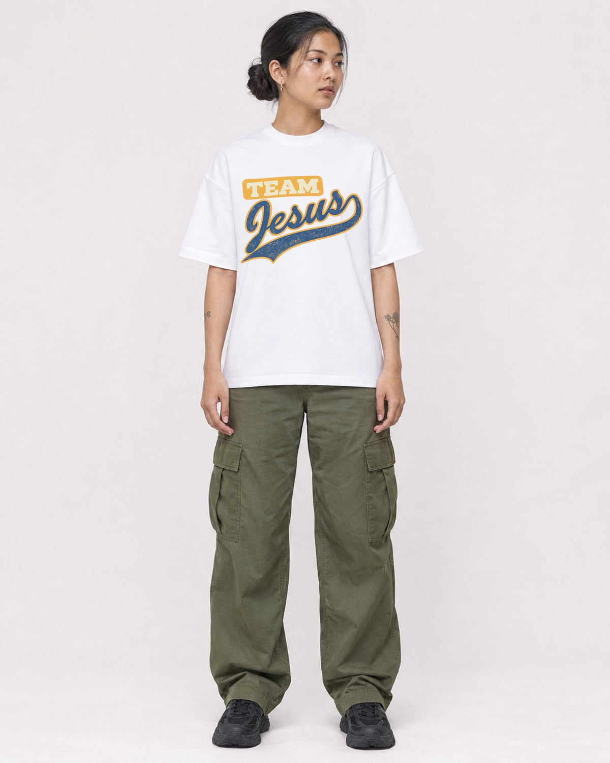 Mockup Boxy Heavyweight Tee White female full-body 12