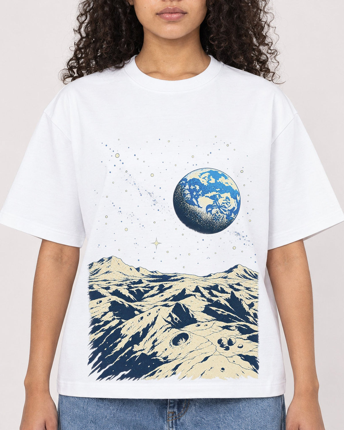 Mockup Boxy Heavyweight Tee White female close-up 10