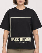 Mockup Boxy Heavyweight Tee Black female close-up 18