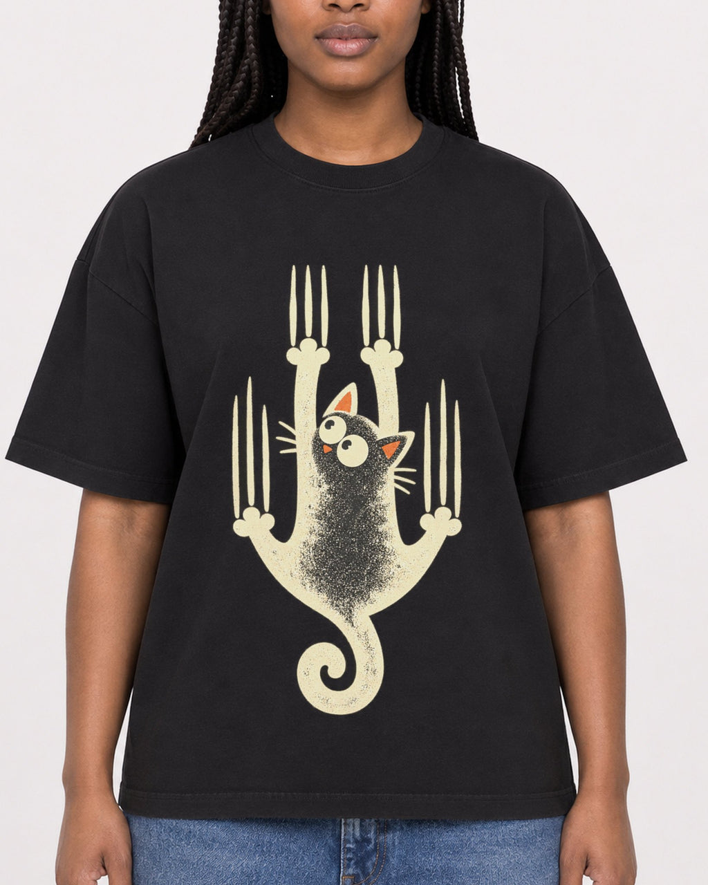 Mockup Boxy Heavyweight Tee Black female close-up 04