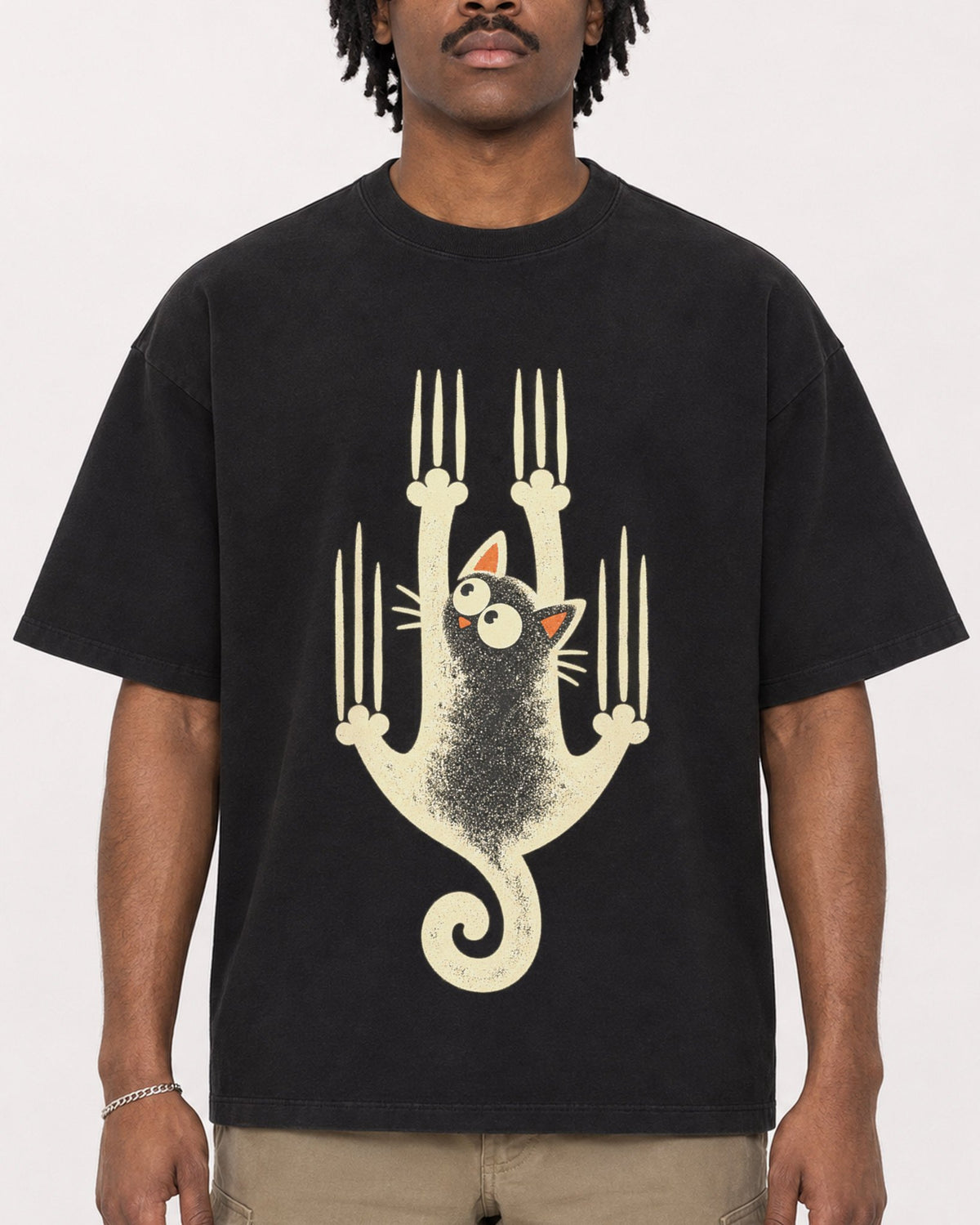 Mockup Boxy Heavyweight Tee Black male close-up 04