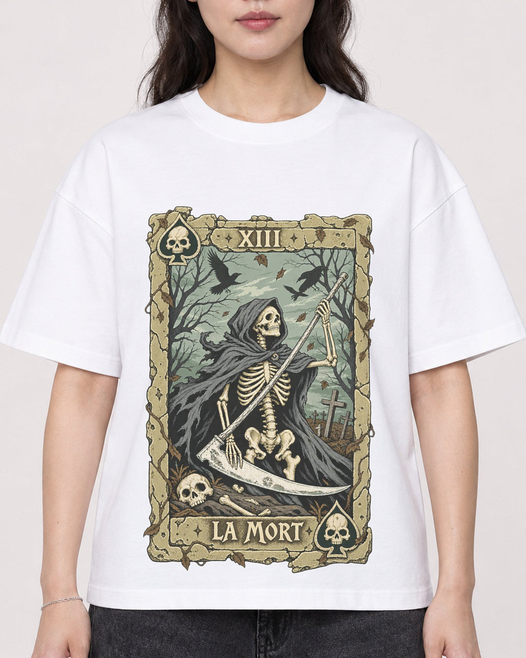 Mockup Boxy Heavyweight Tee White female close-up 03